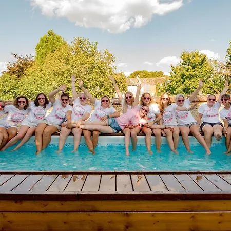 Maison D'hôte Privatisée Avec Piscine Et Jacuzzis 15 Pers Max Villa