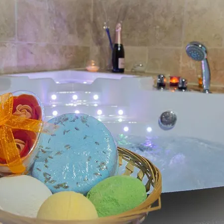 Villa Maison D'hôte Privatisée Avec Piscine Et Jacuzzis 15 Pers Max La Couture-Boussey