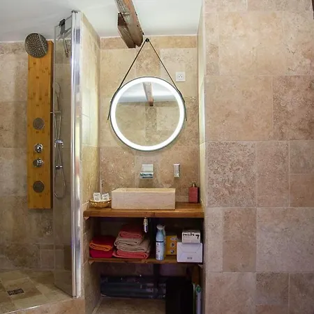 Maison D'hôte Privatisée Avec Piscine Et Jacuzzis 15 Pers Max Villa