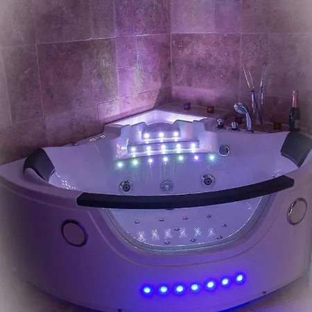 Villa Maison D'hôte Privatisée Avec Piscine Et Jacuzzis 15 Pers Max La Couture-Boussey